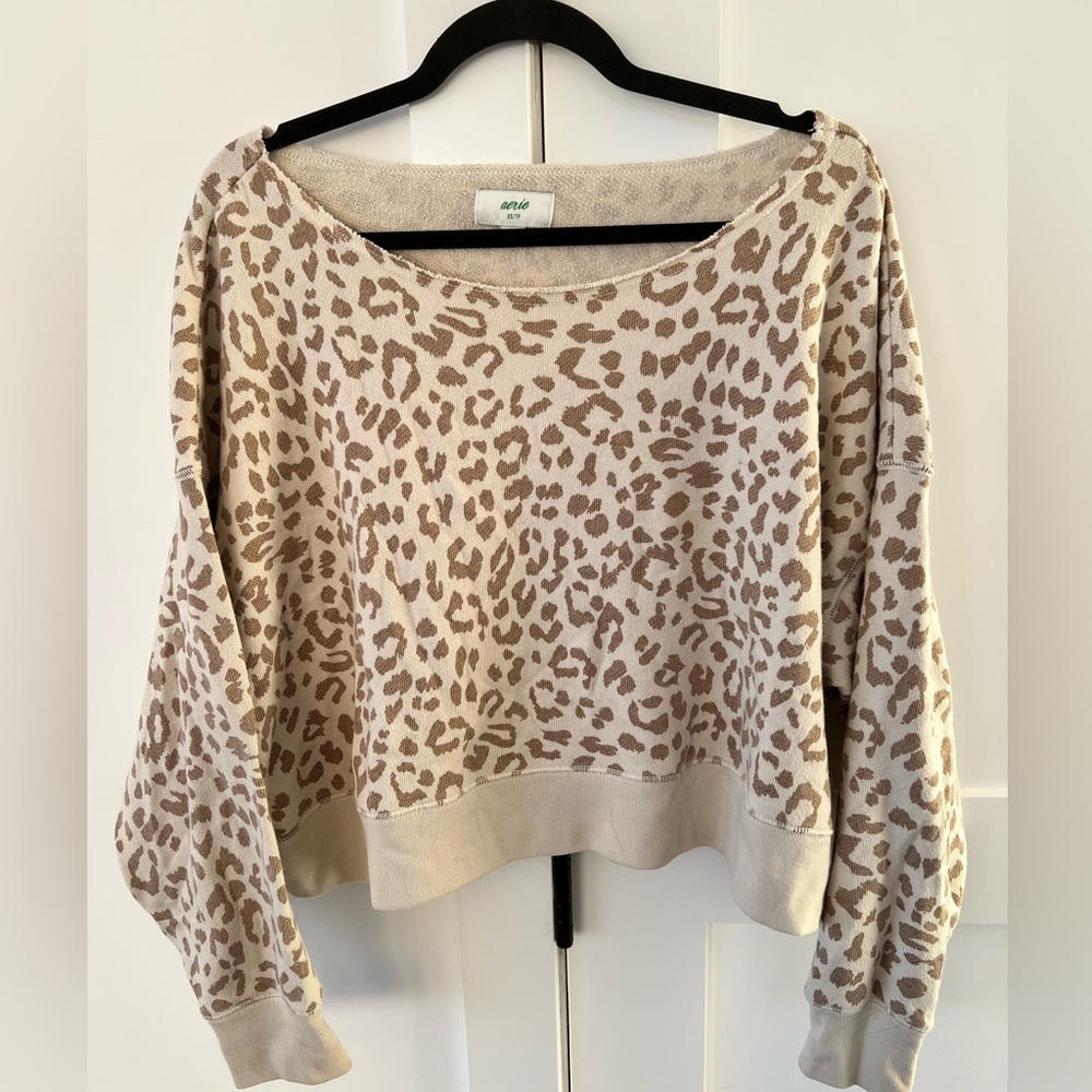 Fun off the shoulder Aerie sweatshirt